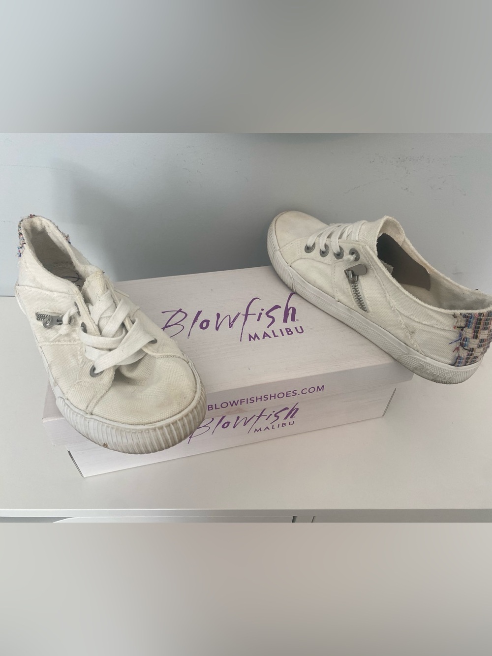 Blowfish Women Off-White Canvas Lace-Up Sneakers with Patterned Heel